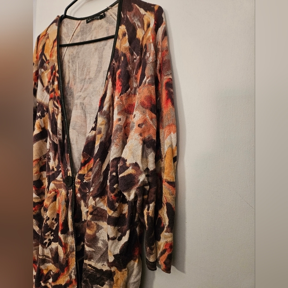 Sweater Abstract - Picture 3 of 4